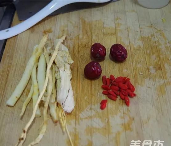 鸡汤怎么炖才好喝?搭配这两种食材,汤鲜味美滋补养颜图11