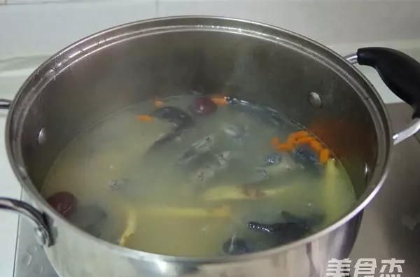 鸡汤怎么炖才好喝?搭配这两种食材,汤鲜味美滋补养颜图15