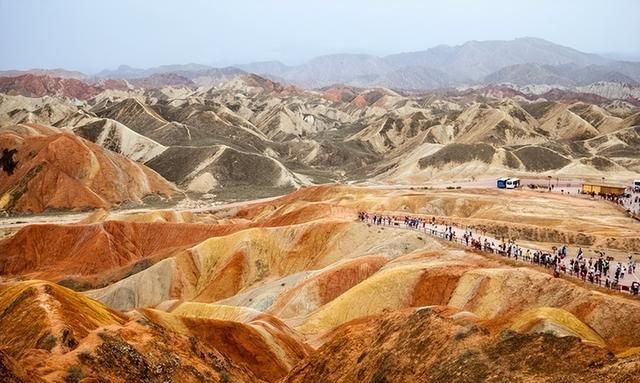 一句话描述七彩丹霞,张掖秋季旅游景点大全图2