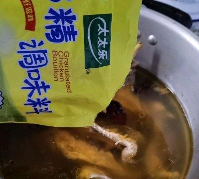 超简单的滋补月子餐清炖鸡汤,清炖滋补鸡汤的配料图7