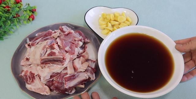 客家焖羊肉煲(客家美食羊肉汤的做法)图3