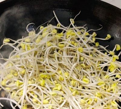 鲜香下饭的肉丝炒豆芽图5