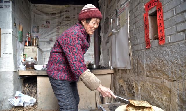 二月二摊煎饼好吃吗(二月二煎饼正宗做法)图9