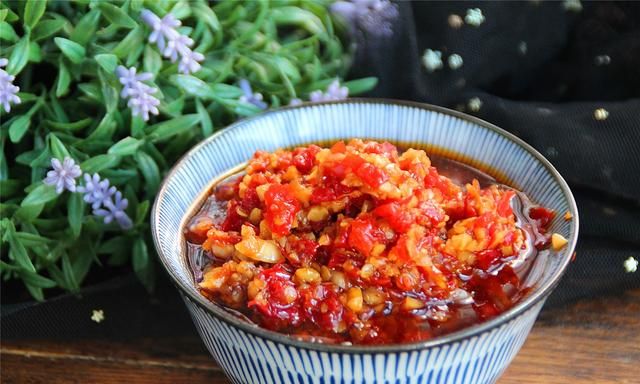 过了中秋节，做蒜蓉辣椒酱，比例做法详细，蒜香味浓，香辣味美图1