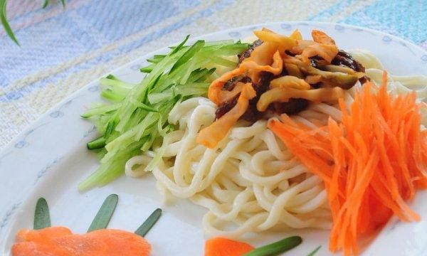 乌江榨菜肉丝面的做法(乌江榨菜和乌江牌榨菜哪个正宗)图1