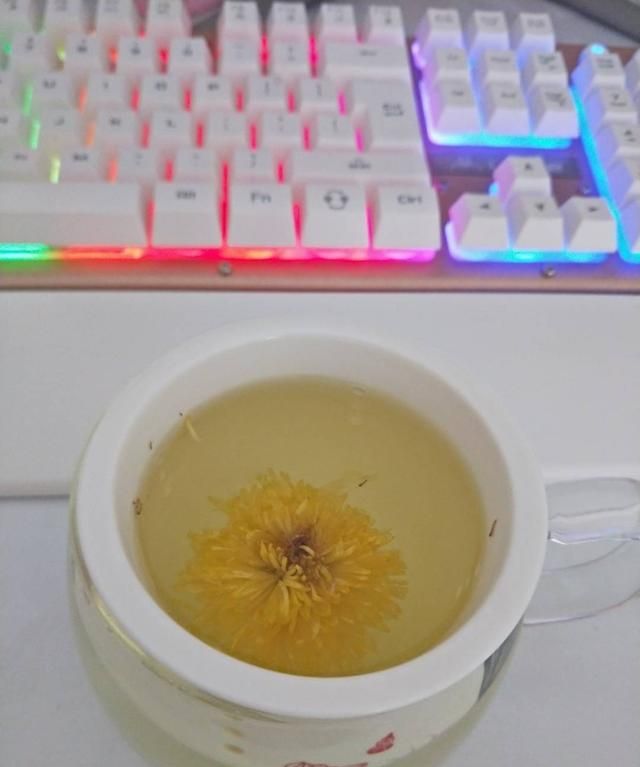 过夜的菊花茶还能喝吗?菊花水图1