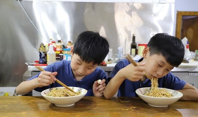 北方人最爱吃的面食蒸卤面图10