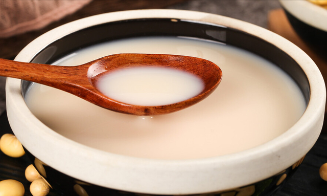 泡黄豆打豆浆的方法,黄豆打豆浆有豆腥味咋处理图6