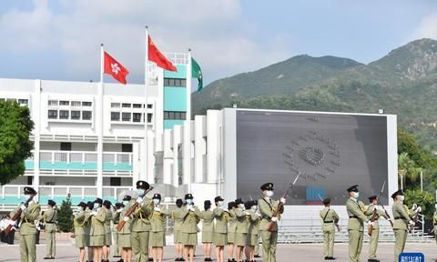 港警中式步操培训结业,五大纪律部队齐踢正步图1