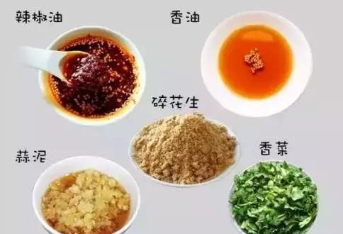 火锅好吃的油碟打法,吃火锅最简单的油碟图5