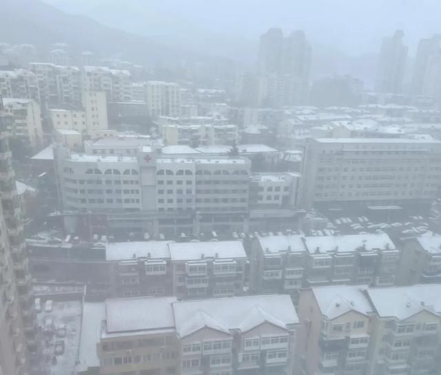 初雪为欢谣这句话意思,守一场初雪静待雪落图片图2