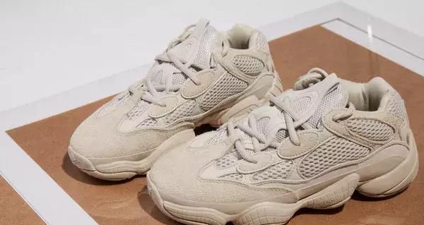 yeezy500鞋标真假对比,yeezy500如何辨别真假图2