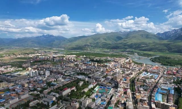 四川与青海交界的景点(青海西藏四川交界景点)图5