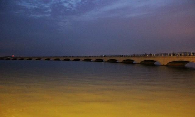 青浦淀山湖彩虹桥夜景,青浦淀山湖彩虹桥车可以开上去吗图2