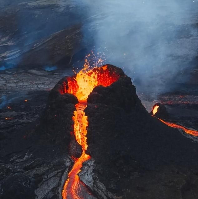 自然界中火山爆发地震风暴核爆炸导弹发射都能产生什么图1