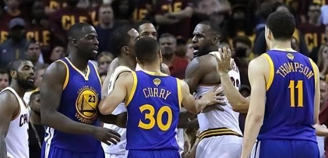 nba勇士vs国王g2格林踩踏萨博尼斯图25