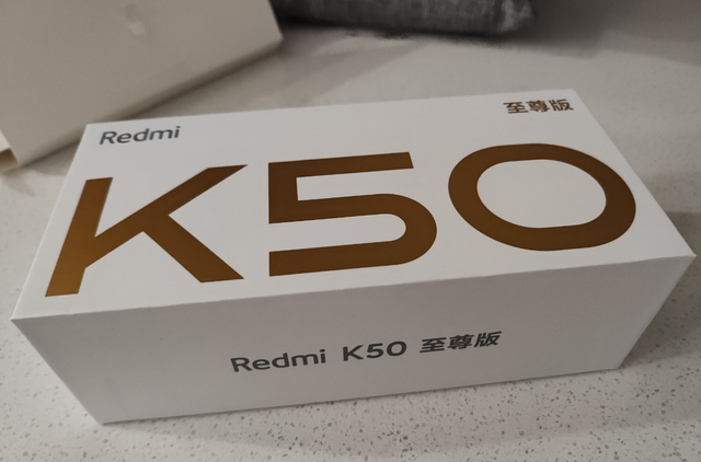 redmik50至尊版和苹果哪一款相抗衡图1