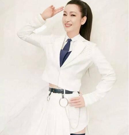 如何看待中国女生穿jk制服图11