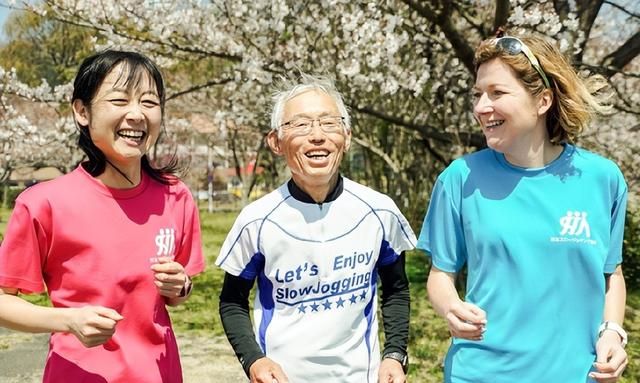 主持人欧阳夏丹跑步(央视主持人欧阳夏丹被众人点赞)图4