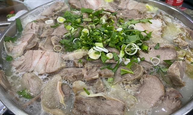 羊肉买前腿肉还是后腿肉好,羊肉前腿大还是后腿肉大图1