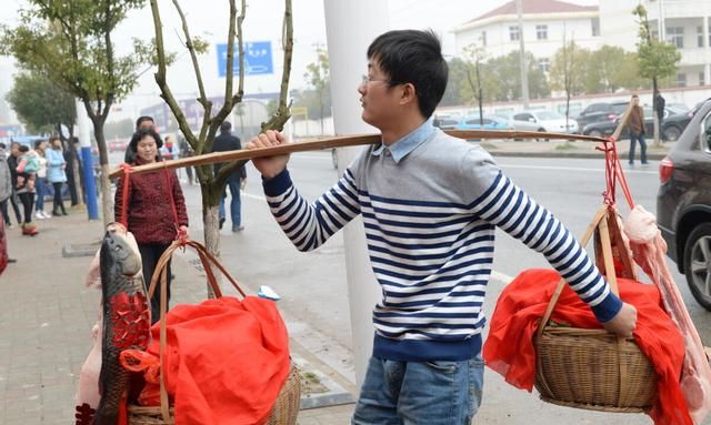 彩礼一般什么时候给女方图2