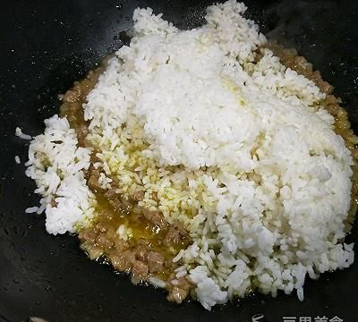 香菇瘦肉炒饭的做法,香菇牛肉炒饭的做法图7