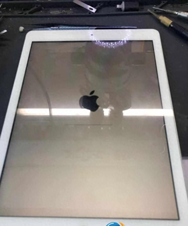 ipad开不了机怎么办充电没反应图1