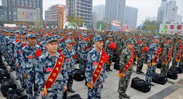 在校大专生入伍能学到什么东西,大学生入伍比大专生有什么优势图6