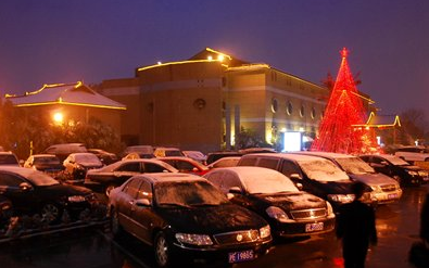 下雪天怎么安全开车(雪天行车安全常识大全)